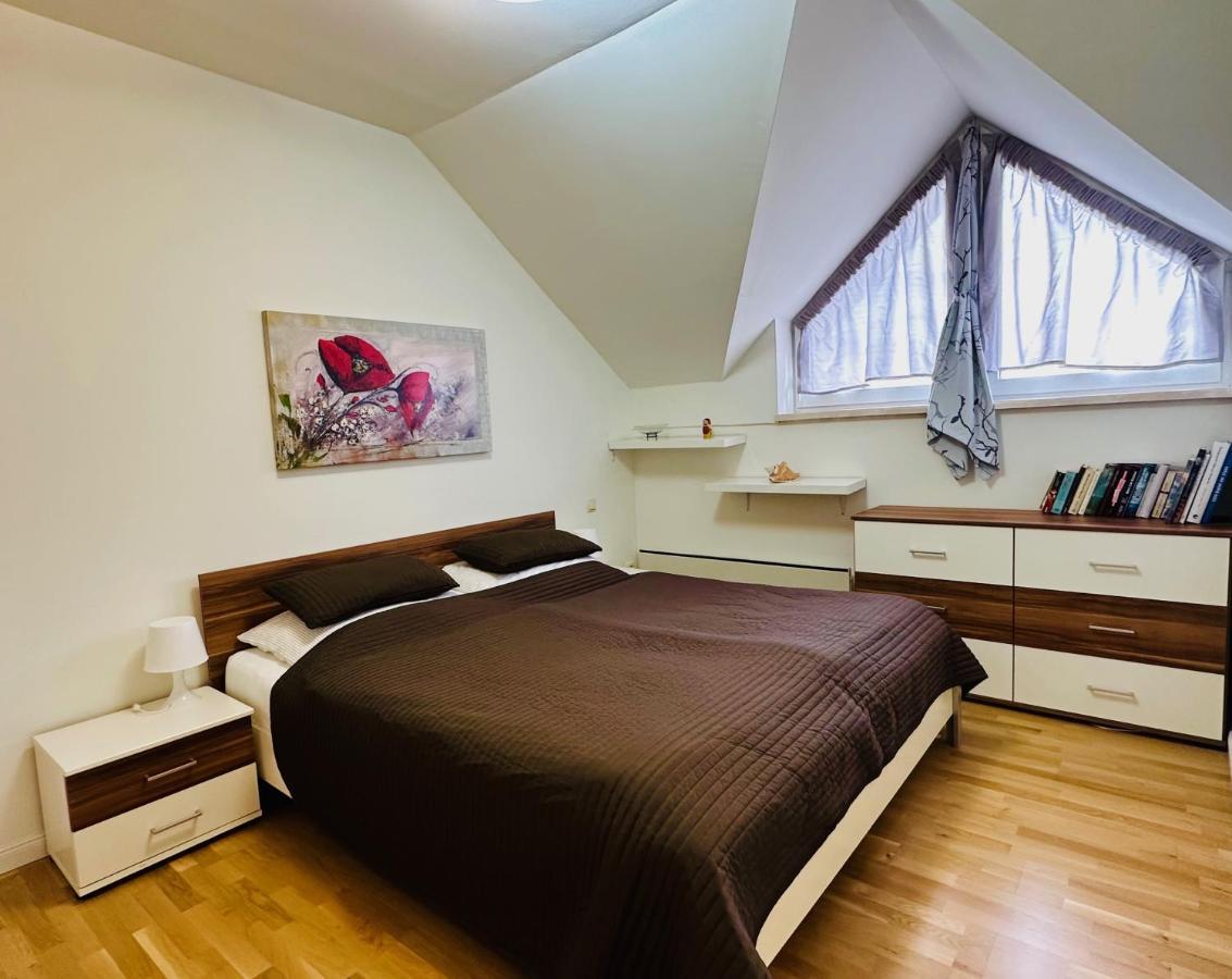 Superior-Apartment Mit Pool Und Seezugang Velden am Woerthersee Ngoại thất bức ảnh