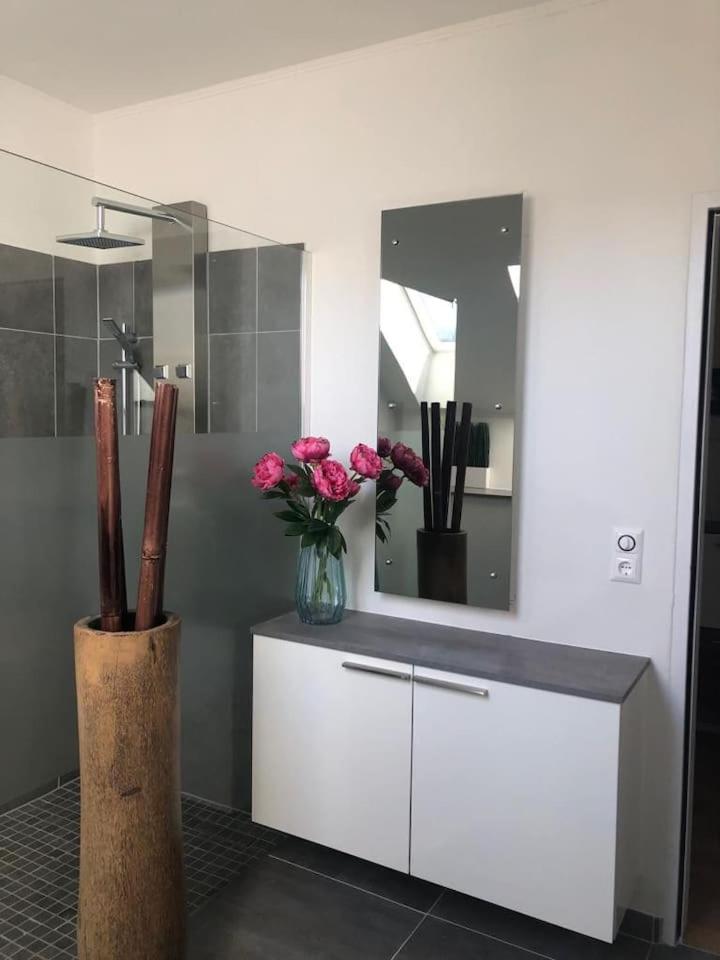 Superior-Apartment Mit Pool Und Seezugang Velden am Woerthersee Ngoại thất bức ảnh