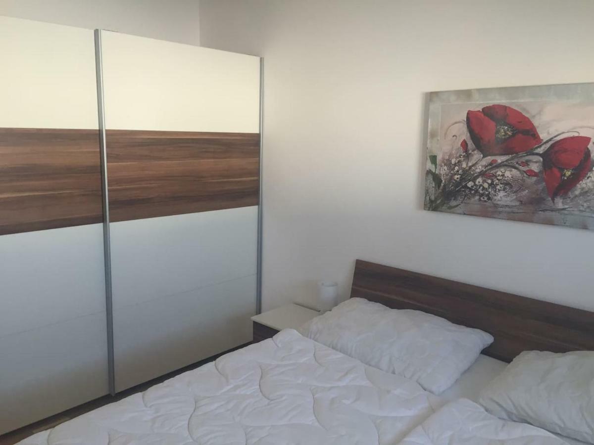 Superior-Apartment Mit Pool Und Seezugang Velden am Woerthersee Ngoại thất bức ảnh