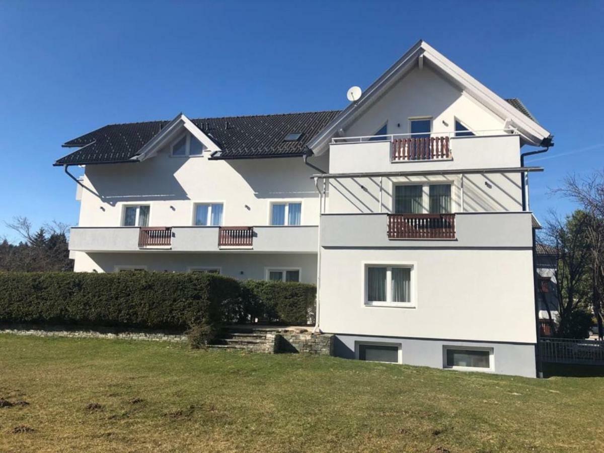 Superior-Apartment Mit Pool Und Seezugang Velden am Woerthersee Ngoại thất bức ảnh
